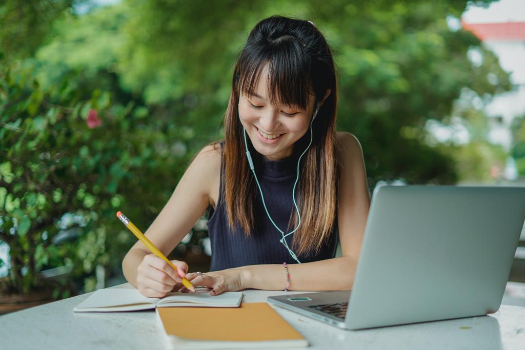 Teknik Note-taking Ampuh untuk Listening Soal Panjang