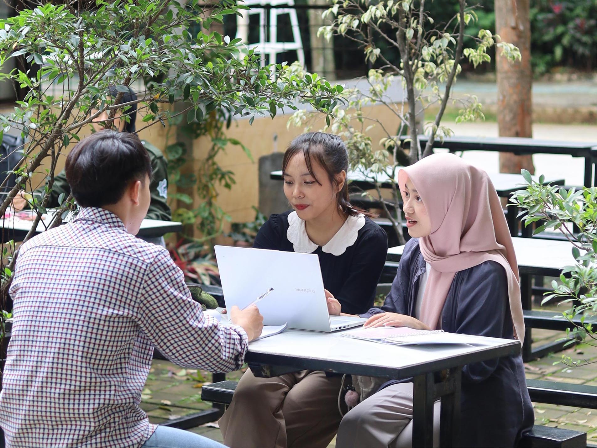 Apa Itu Bimbingan dan Konseling Serta Bagaimana Prospek Kerjanya? Universitas di Bandung Mana yang Menerima KIP Kuliah?
