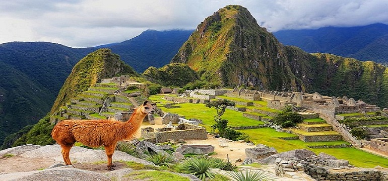 4 Destinasi Wisata Keren Luar Negeri Murah