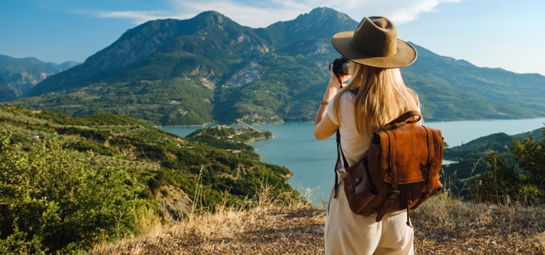 Destinasi Aman Buat Solo Traveler: Mau ke Mana, Nih?