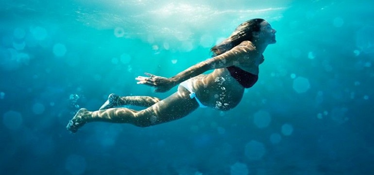 Jadi Olahraga yang Aman untuk Ibu Hamil, Berikut Tips Aman Berenang Buat Ibu Hamil