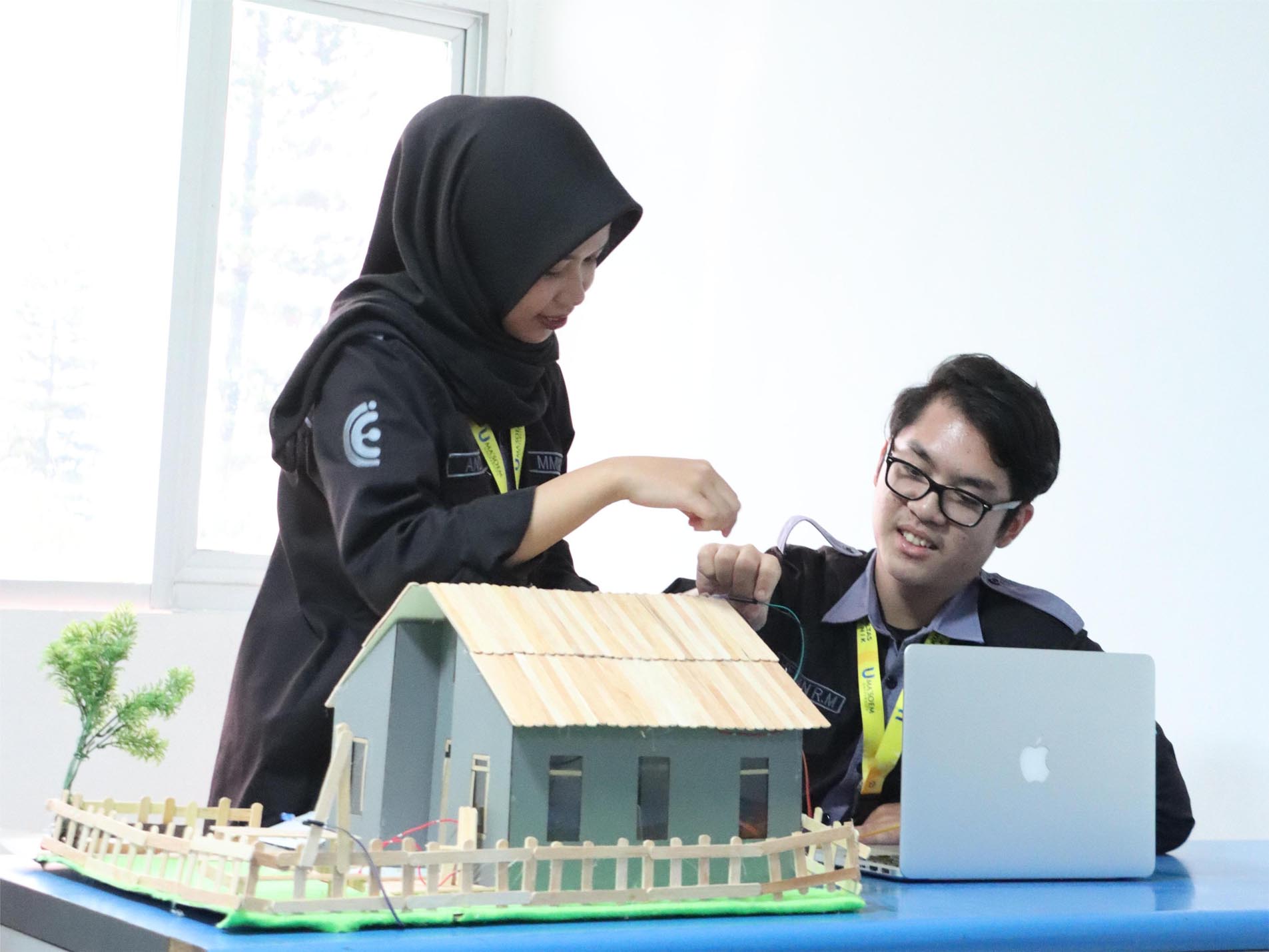 Apakah Kurikulum Manajemen Rantai Pasok Global Menjadi Fokus Utama Pendidikan Teknik Industri Di Bandung?