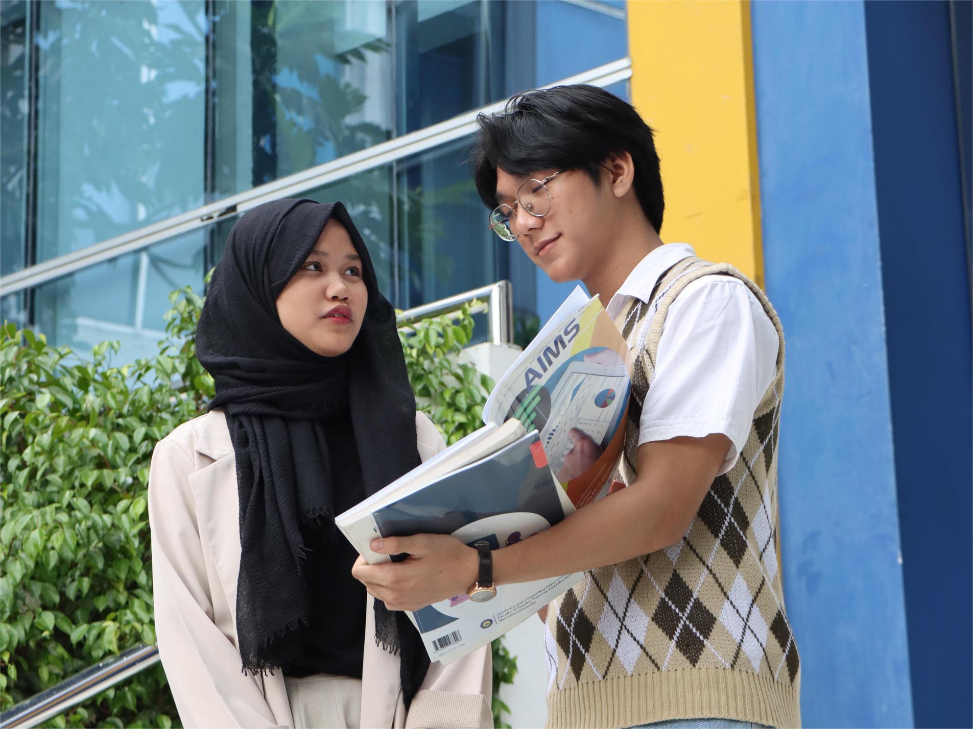 Biaya Pendidikan Kelas Reguler dan Non Reguler Per Semester Sekitar 5 Juta di Pendidikan Bahasa Inggris S1 Serta Peluang Beasiswa Kuliah di Bandung