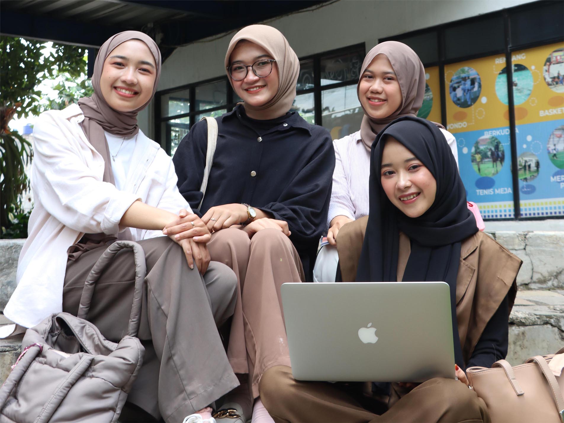 Biaya Kuliah Bimbingan Dan Konseling S1 Hanya 5,5 Juta Per Semester Serta Info Apa Saja Universitas Di Bandung