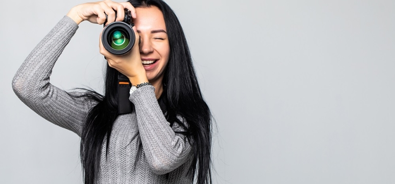Fotografi Hitam Putih, Cara Menghasilkan Foto Monokrom yang Dramatis